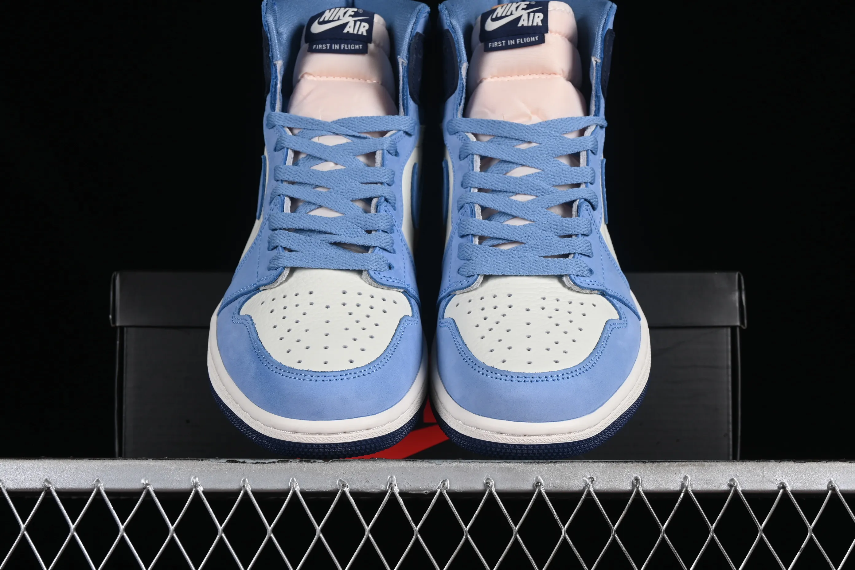 All categories Air Jordan Jordan series basketball shoes Air Jordan 1 High Air Jordan 1 High OG "First in Flight" AJ1 Joe 1 Obsidian 2.0 high-top basketball shoes FD2596-400